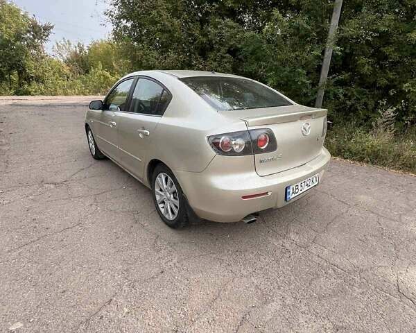 Бежевий Мазда 3, об'ємом двигуна 1.6 л та пробігом 250 тис. км за 4600 $, фото 1 на Automoto.ua