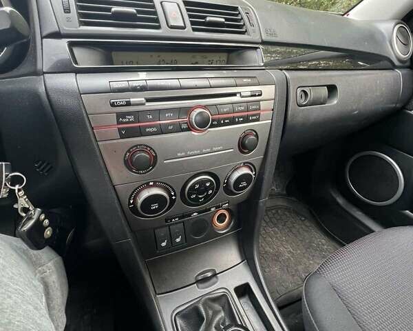 Бежевий Мазда 3, об'ємом двигуна 1.6 л та пробігом 250 тис. км за 4600 $, фото 17 на Automoto.ua