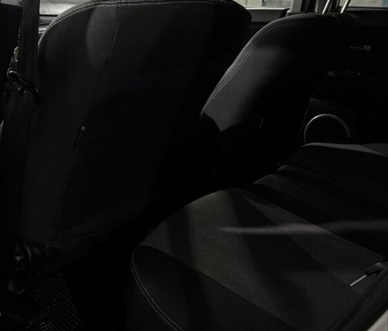 Бежевый Мазда 3, объемом двигателя 1.6 л и пробегом 290 тыс. км за 5800 $, фото 6 на Automoto.ua