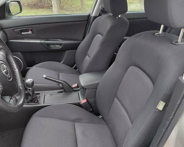 Бежевый Мазда 3, объемом двигателя 1.6 л и пробегом 230 тыс. км за 5200 $, фото 7 на Automoto.ua