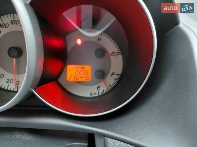 Бежевый Мазда 3, объемом двигателя 1.6 л и пробегом 230 тыс. км за 5200 $, фото 13 на Automoto.ua