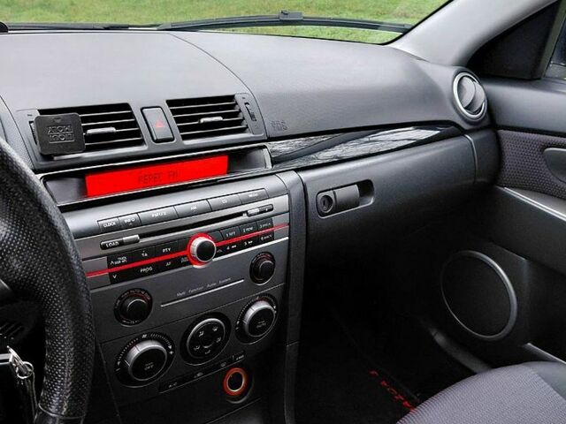 Бежевый Мазда 3, объемом двигателя 1.6 л и пробегом 230 тыс. км за 5200 $, фото 8 на Automoto.ua