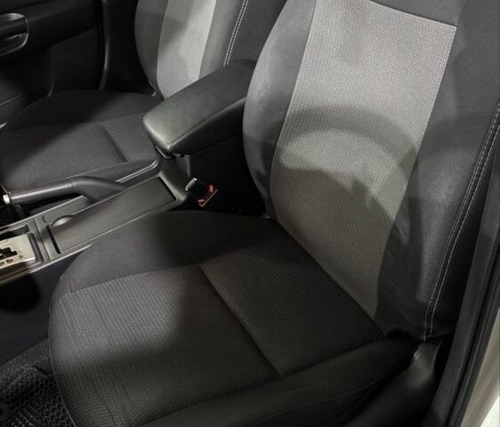 Бежевый Мазда 3, объемом двигателя 1.6 л и пробегом 290 тыс. км за 5800 $, фото 4 на Automoto.ua