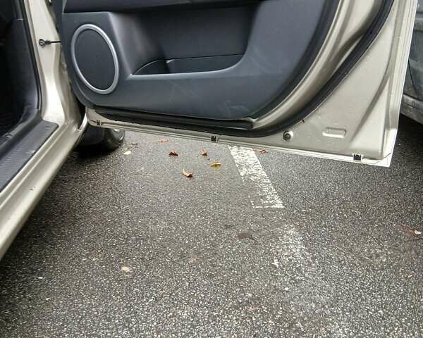 Бежевый Мазда 3, объемом двигателя 1.6 л и пробегом 143 тыс. км за 6200 $, фото 16 на Automoto.ua