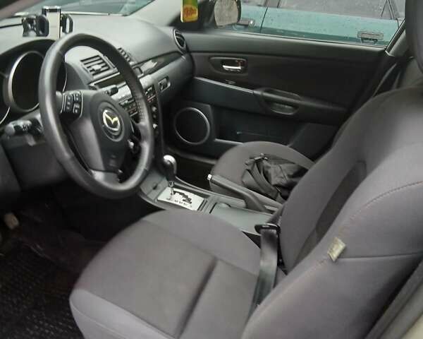 Бежевый Мазда 3, объемом двигателя 1.6 л и пробегом 143 тыс. км за 6200 $, фото 5 на Automoto.ua