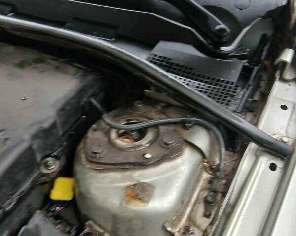 Бежевый Мазда 3, объемом двигателя 1.6 л и пробегом 143 тыс. км за 6200 $, фото 11 на Automoto.ua