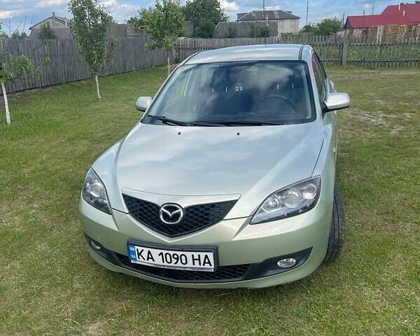 Бежевый Мазда 3, объемом двигателя 2 л и пробегом 204 тыс. км за 4500 $, фото 4 на Automoto.ua