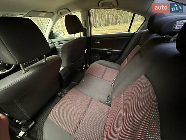 Бежевий Мазда 3, об'ємом двигуна 1.6 л та пробігом 252 тис. км за 4000 $, фото 7 на Automoto.ua