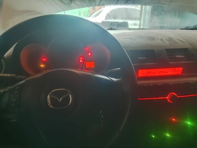 Бежевий Мазда 3, об'ємом двигуна 1.6 л та пробігом 360 тис. км за 1550 $, фото 3 на Automoto.ua