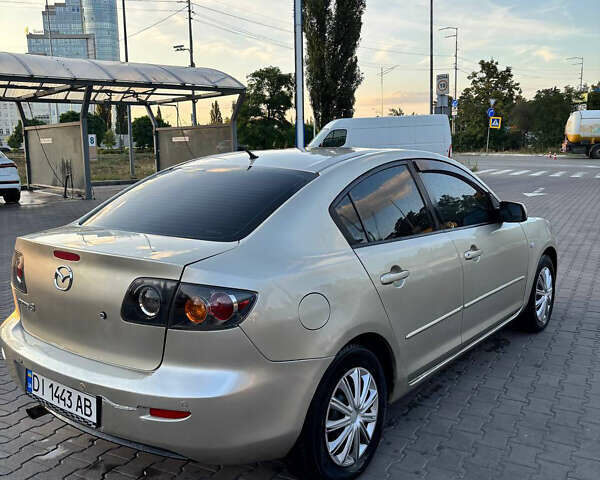 Бежевий Мазда 3, об'ємом двигуна 1.6 л та пробігом 400 тис. км за 3200 $, фото 1 на Automoto.ua