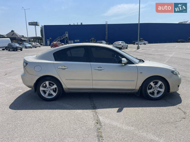 Бежевый Мазда 3, объемом двигателя 1.6 л и пробегом 217 тыс. км за 3200 $, фото 4 на Automoto.ua