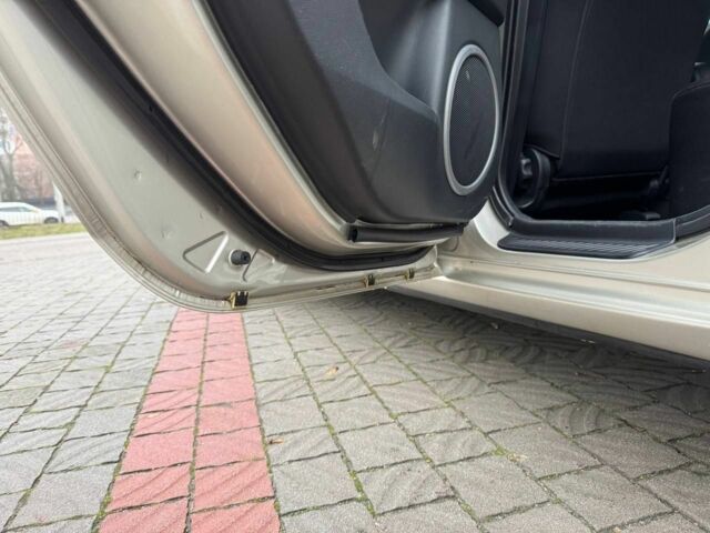 Бежевый Мазда 3, объемом двигателя 1.6 л и пробегом 161 тыс. км за 4999 $, фото 10 на Automoto.ua