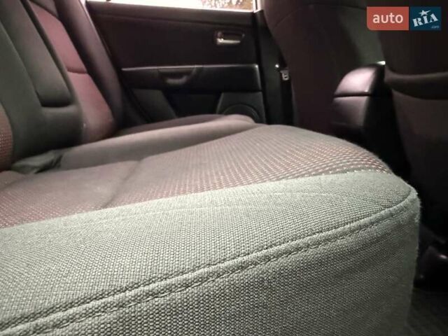 Бежевый Мазда 3, объемом двигателя 1.6 л и пробегом 220 тыс. км за 3499 $, фото 38 на Automoto.ua