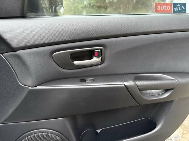 Бежевый Мазда 3, объемом двигателя 1.6 л и пробегом 220 тыс. км за 3499 $, фото 30 на Automoto.ua