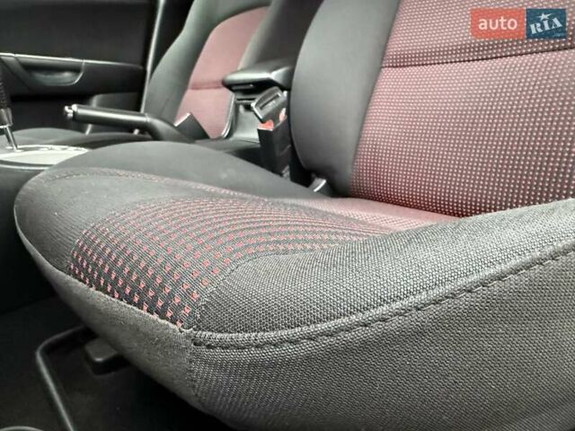 Бежевый Мазда 3, объемом двигателя 1.6 л и пробегом 220 тыс. км за 3499 $, фото 47 на Automoto.ua