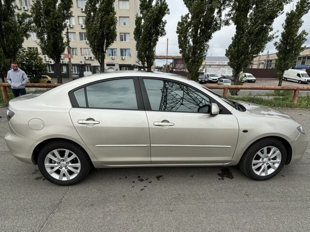 Бежевий Мазда 3, об'ємом двигуна 1.6 л та пробігом 116 тис. км за 5100 $, фото 1 на Automoto.ua