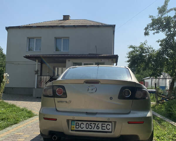Бежевый Мазда 3, объемом двигателя 1.6 л и пробегом 154 тыс. км за 6200 $, фото 1 на Automoto.ua