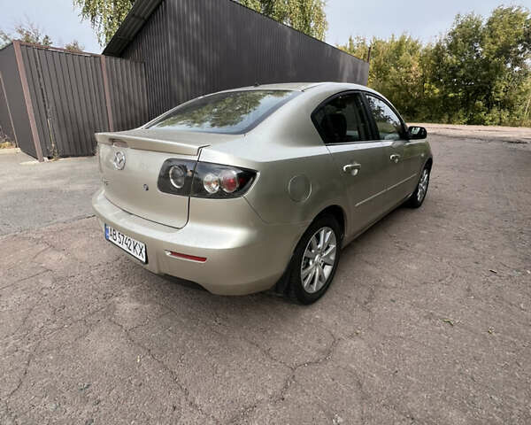 Бежевый Мазда 3, объемом двигателя 1.6 л и пробегом 249 тыс. км за 4300 $, фото 2 на Automoto.ua