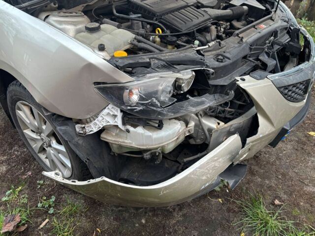 Бежевый Мазда 3, объемом двигателя 0 л и пробегом 230 тыс. км за 2800 $, фото 1 на Automoto.ua