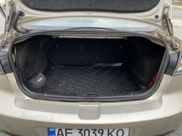 Бежевый Мазда 3, объемом двигателя 2 л и пробегом 214 тыс. км за 4750 $, фото 18 на Automoto.ua