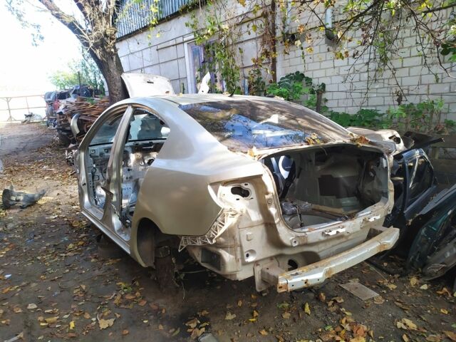 Мазда 3 2007 в Дубно на Automoto.ua Бежевый Мазда 3, объемом двигателя 1.6 л и пробегом 100 тыс. км за 400 $, фото 6 на Automoto.ua