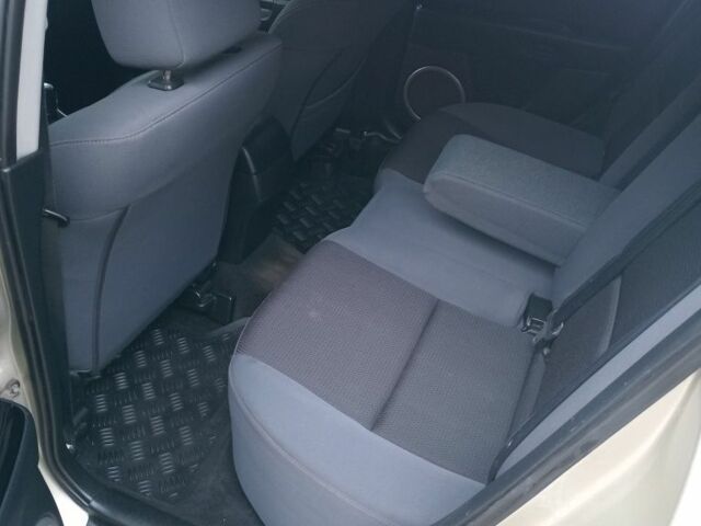 Бежевый Мазда 3, объемом двигателя 0 л и пробегом 223 тыс. км за 5400 $, фото 7 на Automoto.ua