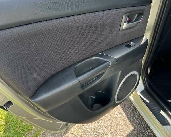 Бежевый Мазда 3, объемом двигателя 1.6 л и пробегом 96 тыс. км за 6200 $, фото 18 на Automoto.ua