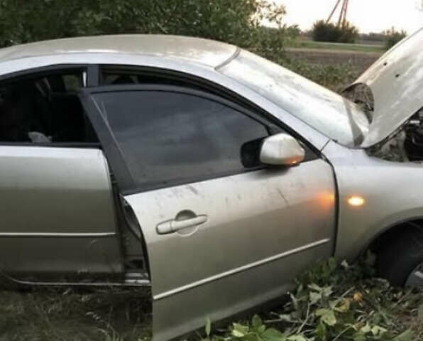 Бежевый Мазда 3, объемом двигателя 1.6 л и пробегом 222 тыс. км за 1500 $, фото 3 на Automoto.ua