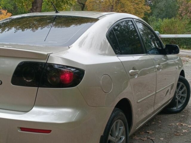 Бежевый Мазда 3, объемом двигателя 0 л и пробегом 223 тыс. км за 5400 $, фото 3 на Automoto.ua