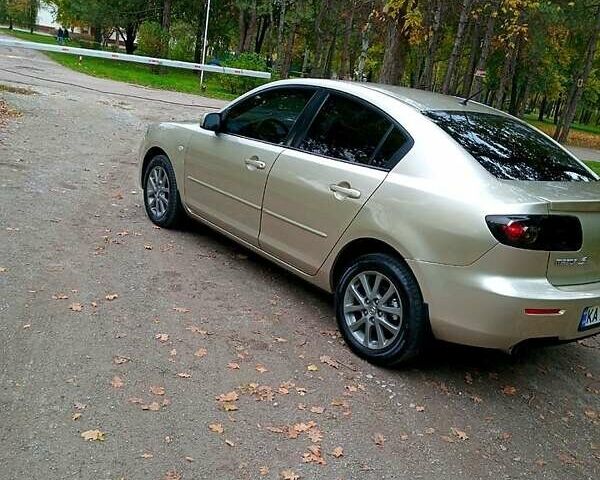 Бежевый Мазда 3, объемом двигателя 1.6 л и пробегом 222 тыс. км за 5600 $, фото 2 на Automoto.ua