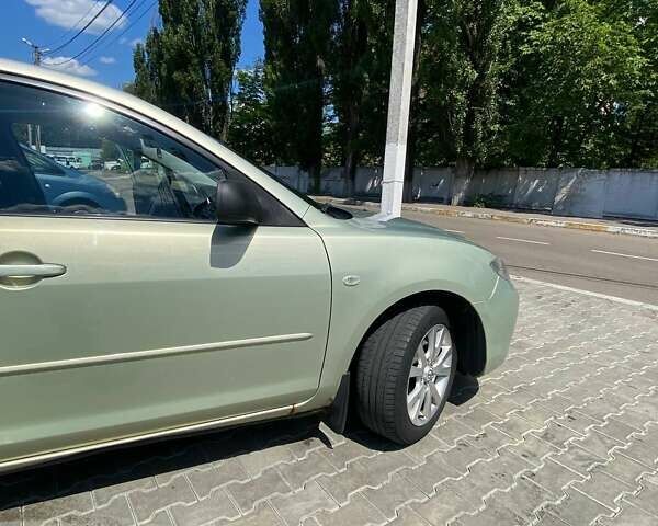 Бежевый Мазда 3, объемом двигателя 1.6 л и пробегом 173 тыс. км за 4600 $, фото 1 на Automoto.ua
