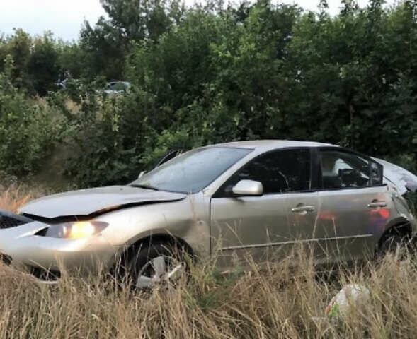 Бежевый Мазда 3, объемом двигателя 1.6 л и пробегом 222 тыс. км за 1500 $, фото 1 на Automoto.ua