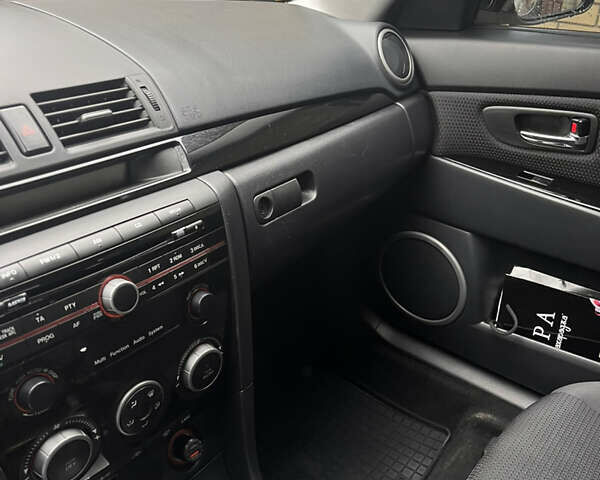 Бежевый Мазда 3, объемом двигателя 2 л и пробегом 147 тыс. км за 5000 $, фото 14 на Automoto.ua