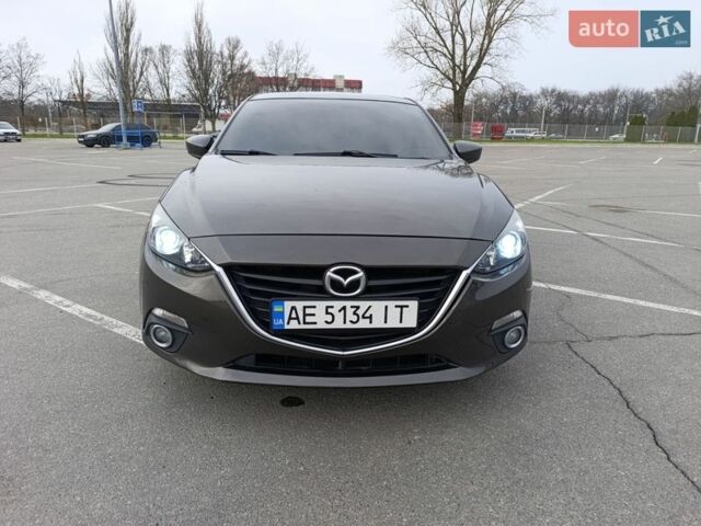 Бежевый Мазда 3, объемом двигателя 2 л и пробегом 160 тыс. км за 9800 $, фото 1 на Automoto.ua