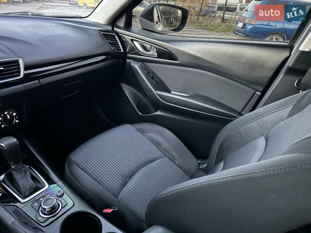 Бежевый Мазда 3, объемом двигателя 2 л и пробегом 200 тыс. км за 10000 $, фото 15 на Automoto.ua