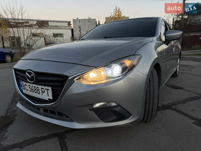 Бежевый Мазда 3, объемом двигателя 2 л и пробегом 200 тыс. км за 10000 $, фото 8 на Automoto.ua