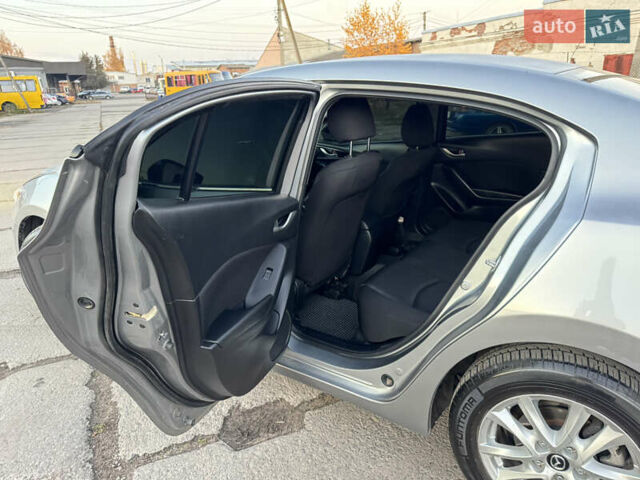 Бежевый Мазда 3, объемом двигателя 2 л и пробегом 200 тыс. км за 10000 $, фото 10 на Automoto.ua