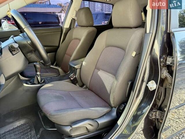 Черный Мазда 3, объемом двигателя 1.6 л и пробегом 355 тыс. км за 6500 $, фото 6 на Automoto.ua