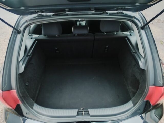 Чорний Мазда 3, об'ємом двигуна 1.6 л та пробігом 242 тис. км за 4250 $, фото 15 на Automoto.ua