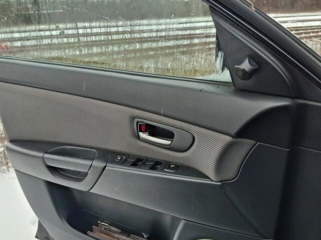 Чорний Мазда 3, об'ємом двигуна 1.6 л та пробігом 285 тис. км за 4500 $, фото 16 на Automoto.ua