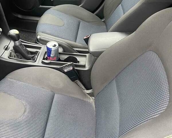 Чорний Мазда 3, об'ємом двигуна 1.6 л та пробігом 230 тис. км за 2600 $, фото 5 на Automoto.ua