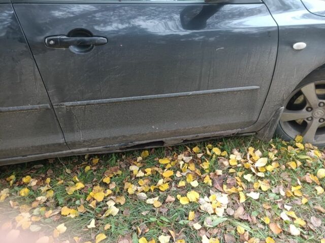 Чорний Мазда 3, об'ємом двигуна 0 л та пробігом 255 тис. км за 2903 $, фото 6 на Automoto.ua