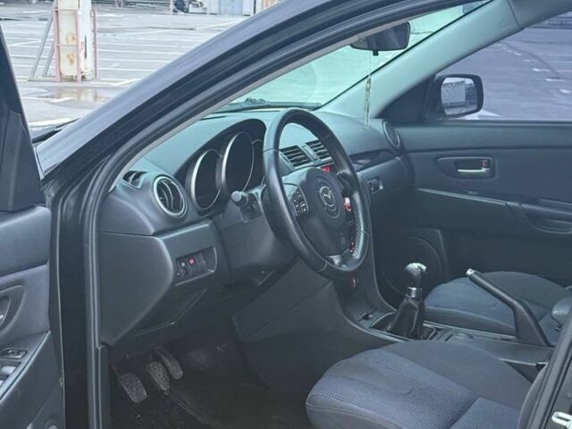 Черный Мазда 3, объемом двигателя 0 л и пробегом 300 тыс. км за 4500 $, фото 6 на Automoto.ua