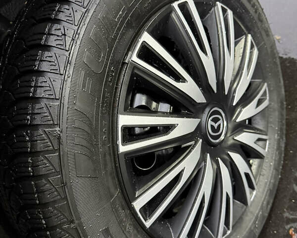 Черный Мазда 3, объемом двигателя 1.6 л и пробегом 349 тыс. км за 4499 $, фото 13 на Automoto.ua