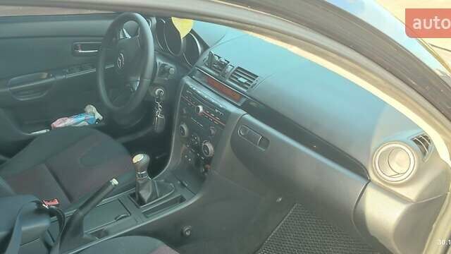 Чорний Мазда 3, об'ємом двигуна 1.6 л та пробігом 316 тис. км за 4300 $, фото 3 на Automoto.ua