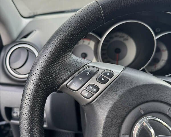 Чорний Мазда 3, об'ємом двигуна 1.6 л та пробігом 230 тис. км за 4500 $, фото 18 на Automoto.ua