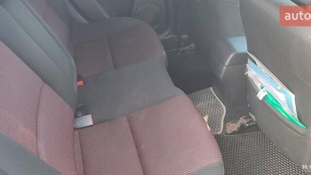 Чорний Мазда 3, об'ємом двигуна 1.6 л та пробігом 316 тис. км за 4300 $, фото 2 на Automoto.ua