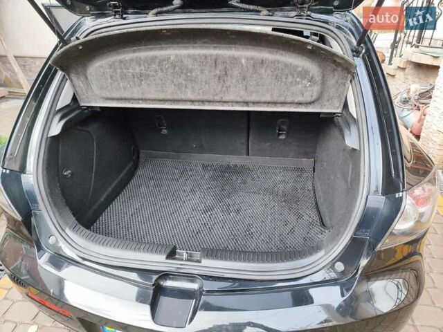 Черный Мазда 3, объемом двигателя 2 л и пробегом 110 тыс. км за 6500 $, фото 8 на Automoto.ua
