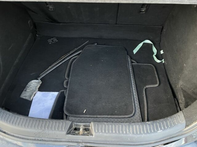 Черный Мазда 3, объемом двигателя 1.6 л и пробегом 360 тыс. км за 3700 $, фото 21 на Automoto.ua