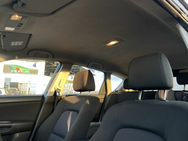 Черный Мазда 3, объемом двигателя 1.6 л и пробегом 360 тыс. км за 3700 $, фото 7 на Automoto.ua